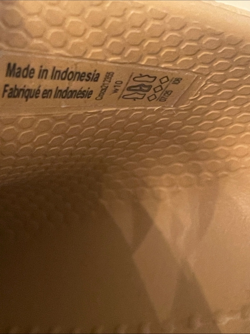 CROCS Platform Classic Tan  Clogs - Picture 9 of 9